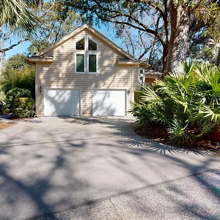 6 Flagg Dr Villa